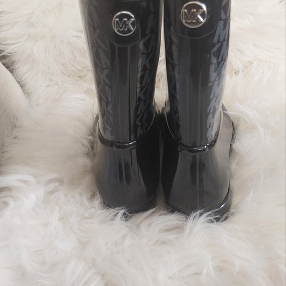 Michael Kors Rain Boots - Picture 4 of 5